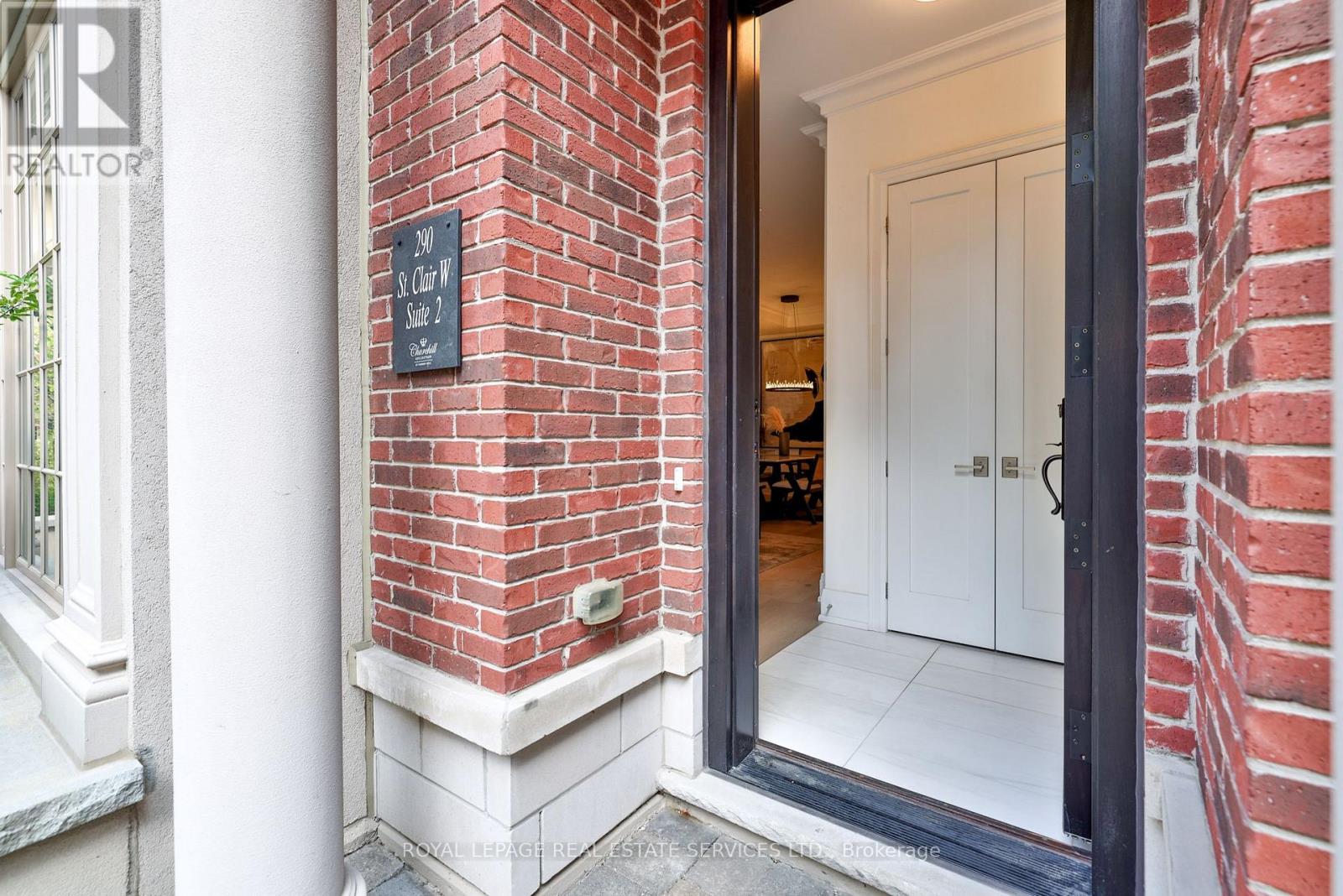 Th2 - 290 St Clair Avenue W, Toronto, Ontario  M4V 1S3 - Photo 2 - C13095732