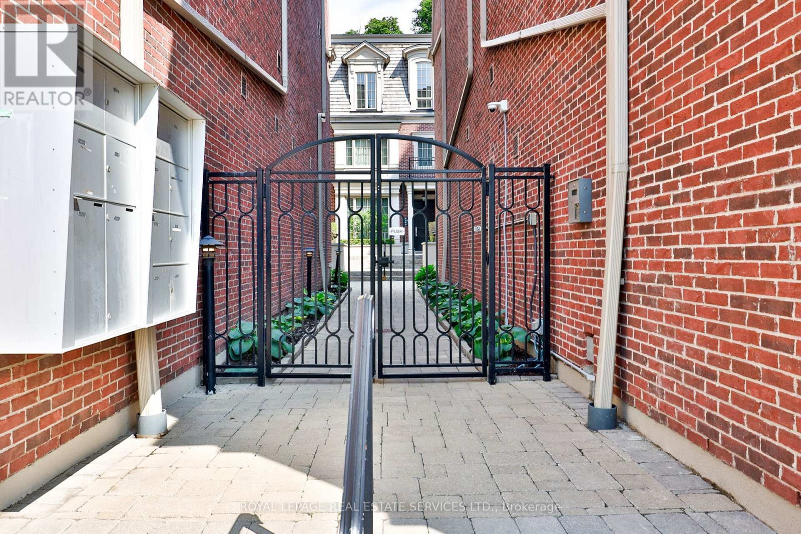 Th2 - 290 St Clair Avenue W, Toronto, Ontario  M4V 1S3 - Photo 27 - C13095732