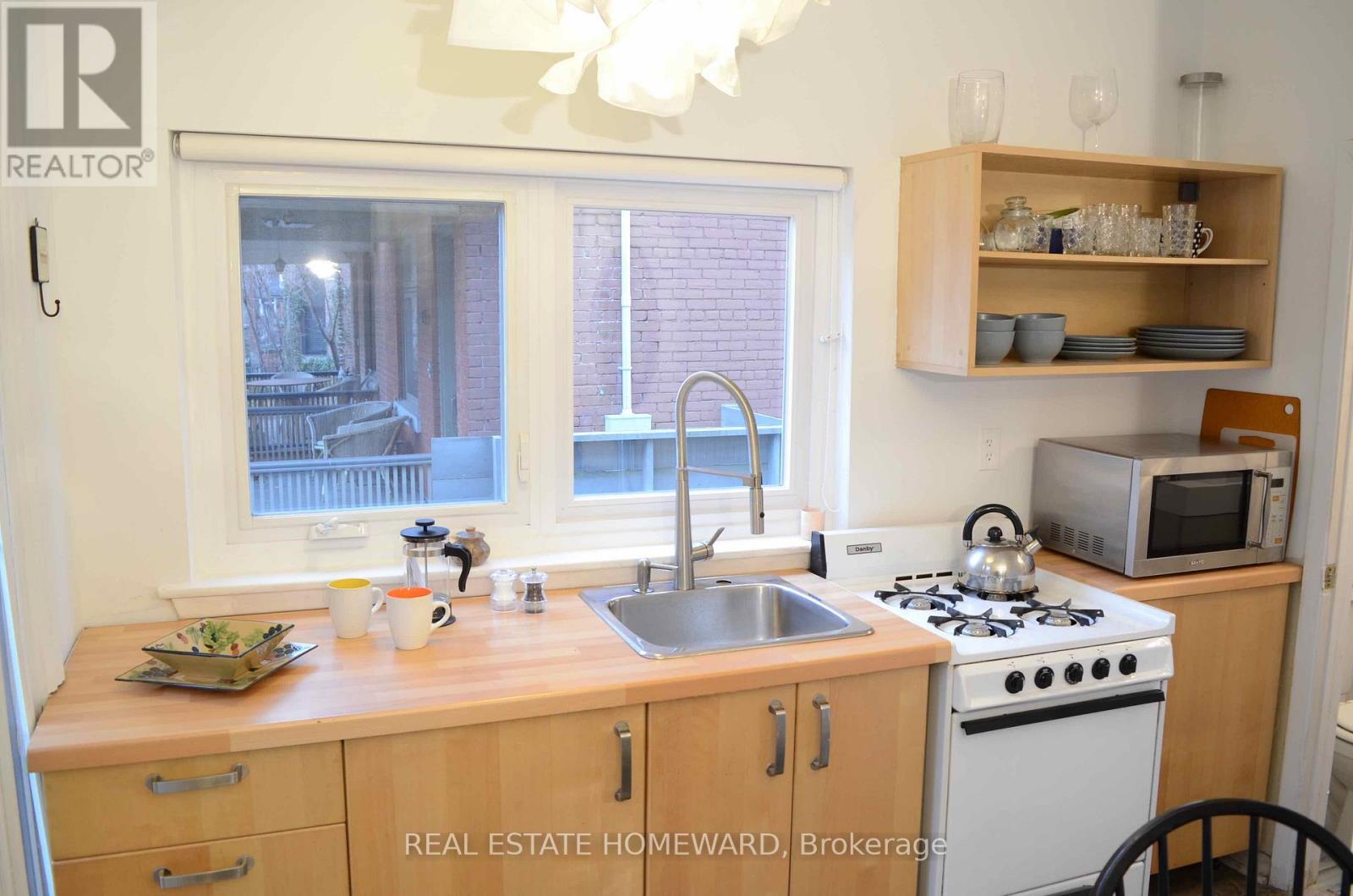 A1 - 426 Markham Street, Toronto, Ontario  M6G 2L2 - Photo 17 - C13095884