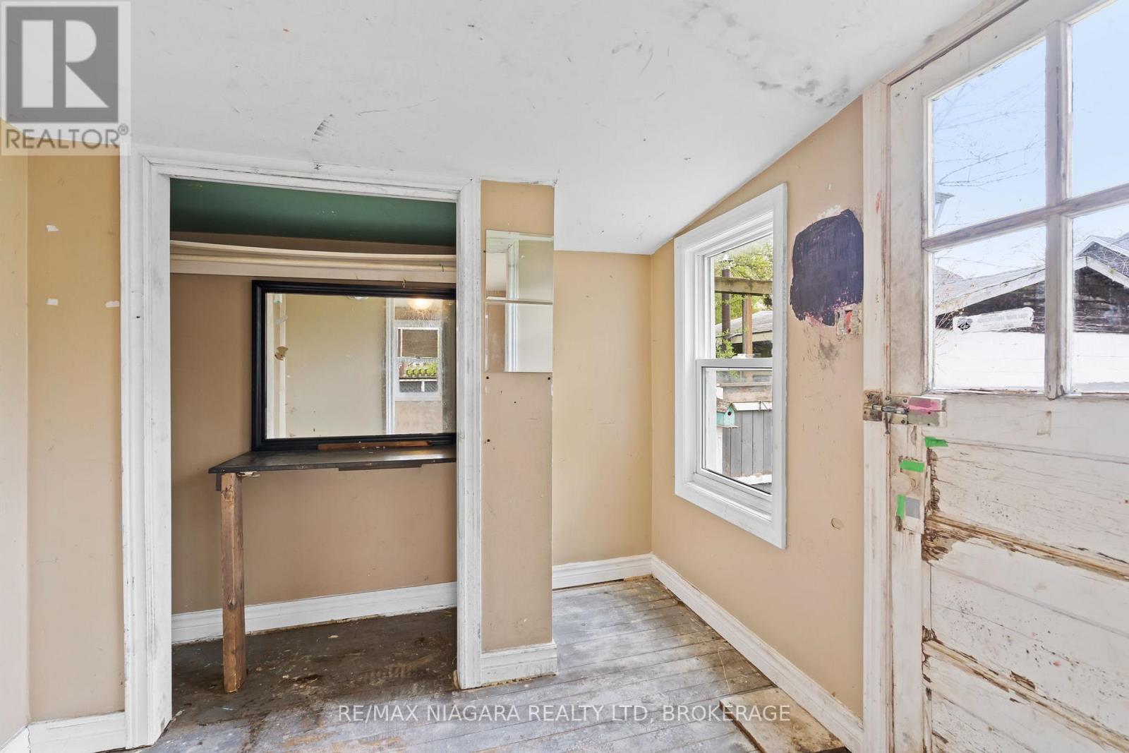 4904 Flynn Court, Niagara Falls, Ontario  L2E 3Z6 - Photo 11 - X13095678