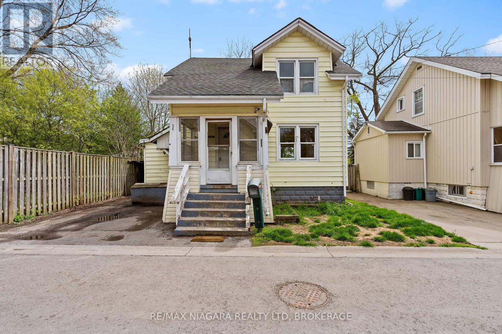 4904 Flynn Court, Niagara Falls, Ontario  L2E 3Z6 - Photo 2 - X13095678