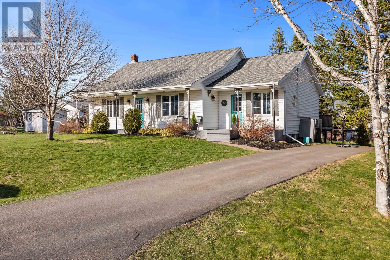 24 Sobey Drive, Cornwall, Prince Edward Island  C0A 1H0 - Photo 3 - 202610051