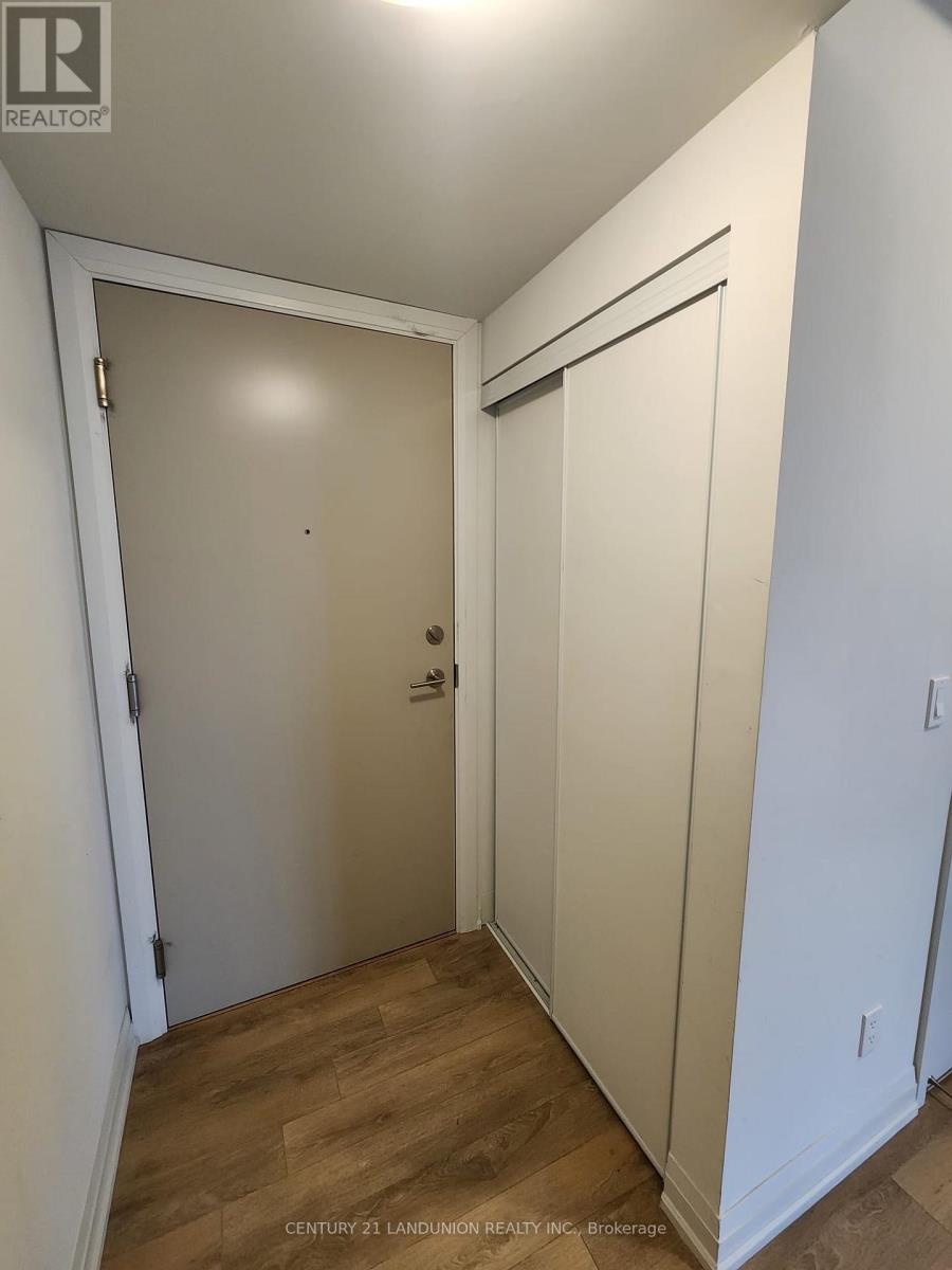 1909 - 20 Meadowglen Place, Toronto, Ontario  M1G 0A9 - Photo 2 - E13095786