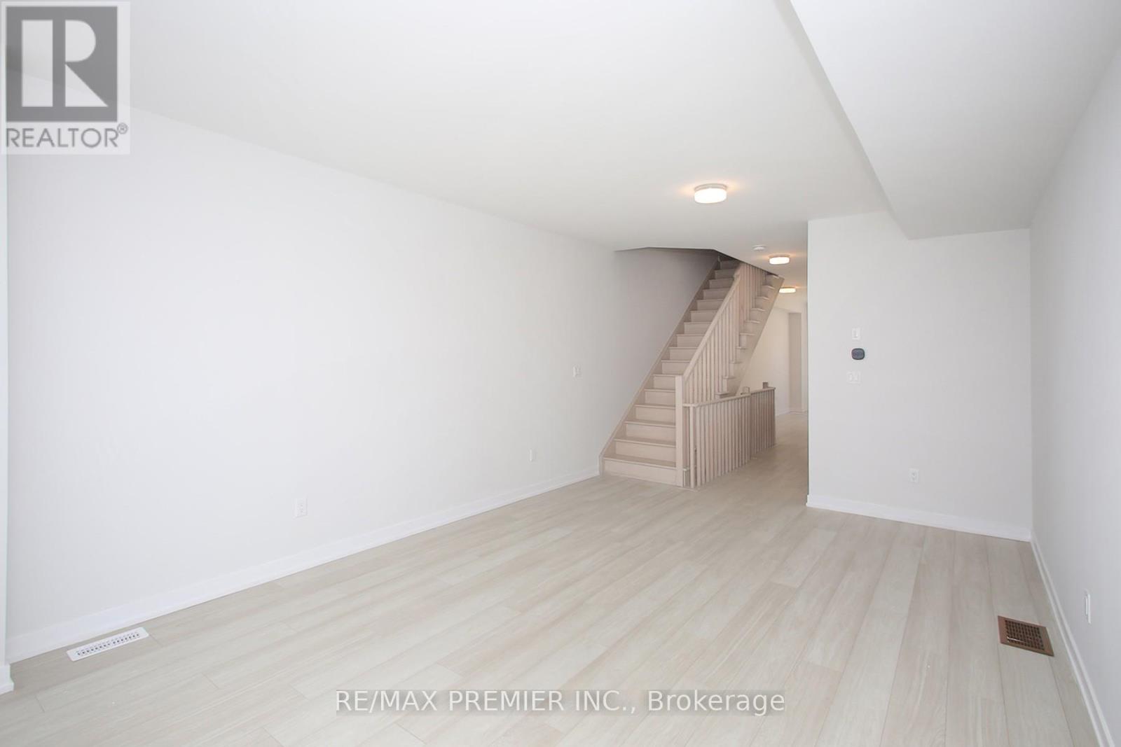 73 Akil Thomas Gardens, Toronto, Ontario  M1P 0G3 - Photo 11 - E13095880