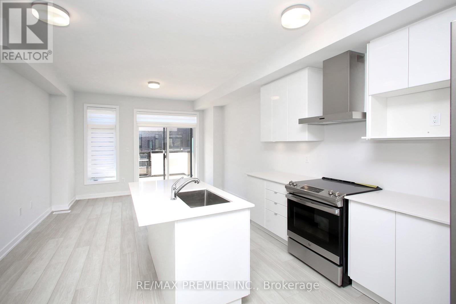 73 Akil Thomas Gardens, Toronto, Ontario  M1P 0G3 - Photo 5 - E13095880