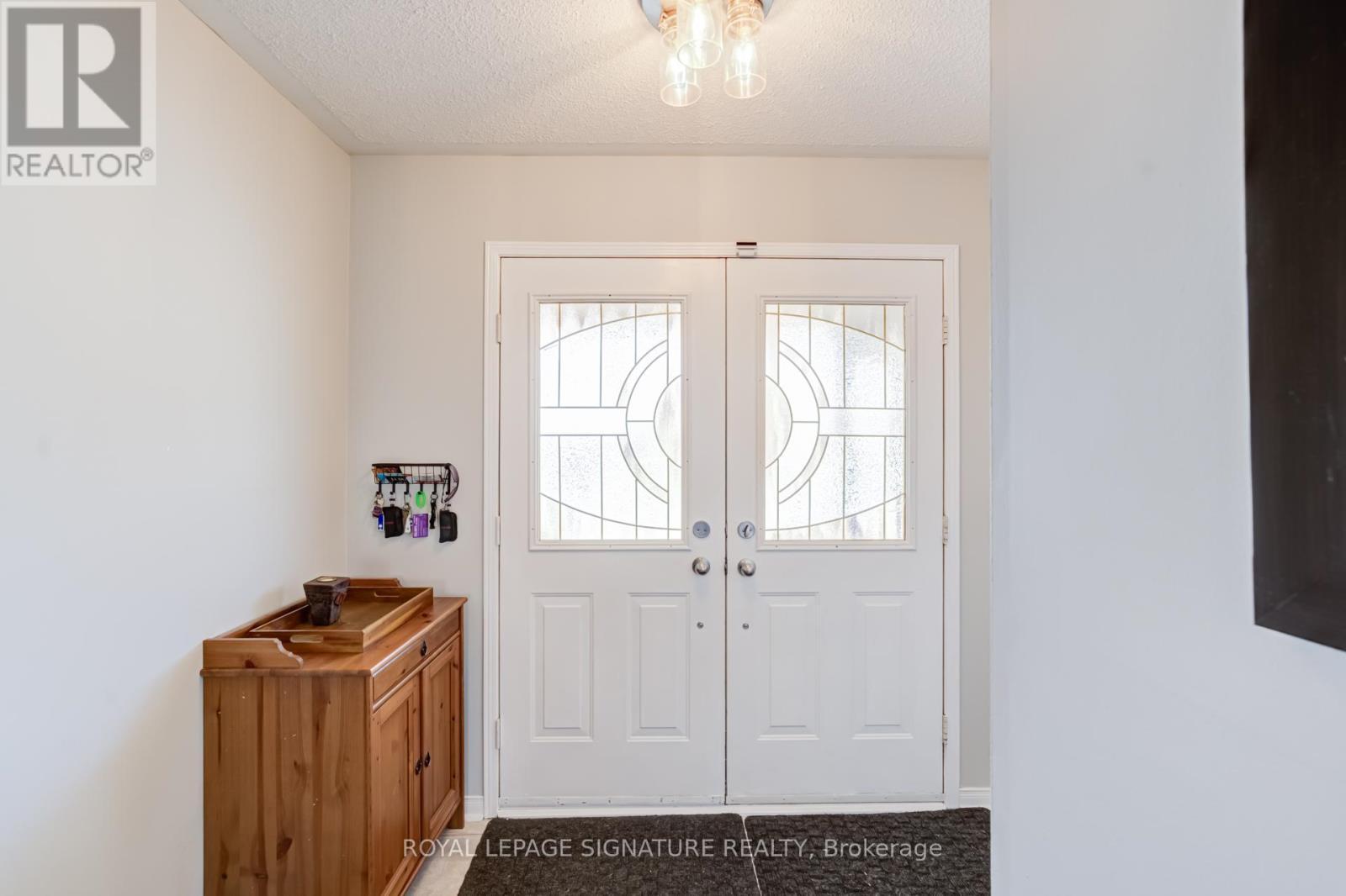 25 Beadle Drive, Ajax, Ontario  L1S 7P1 - Photo 3 - E13095906