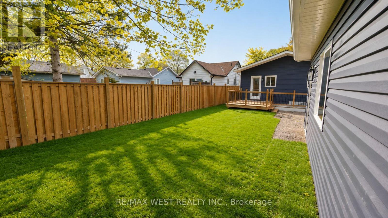 11 Pine Street, Ajax, Ontario  L1S 1X8 - Photo 31 - E13095964