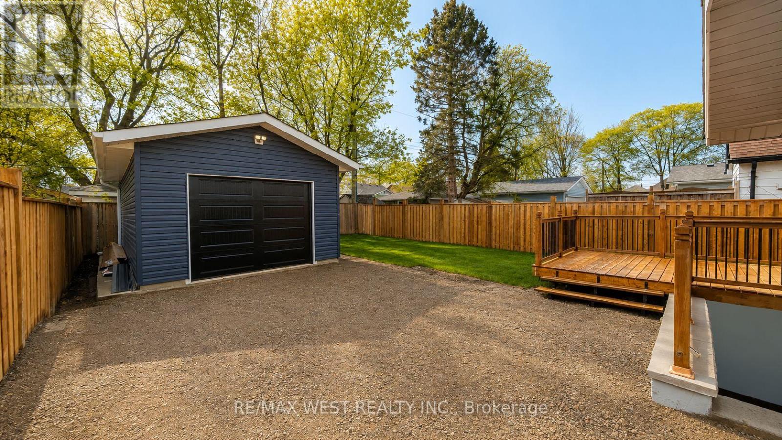 11 Pine Street, Ajax, Ontario  L1S 1X8 - Photo 33 - E13095964
