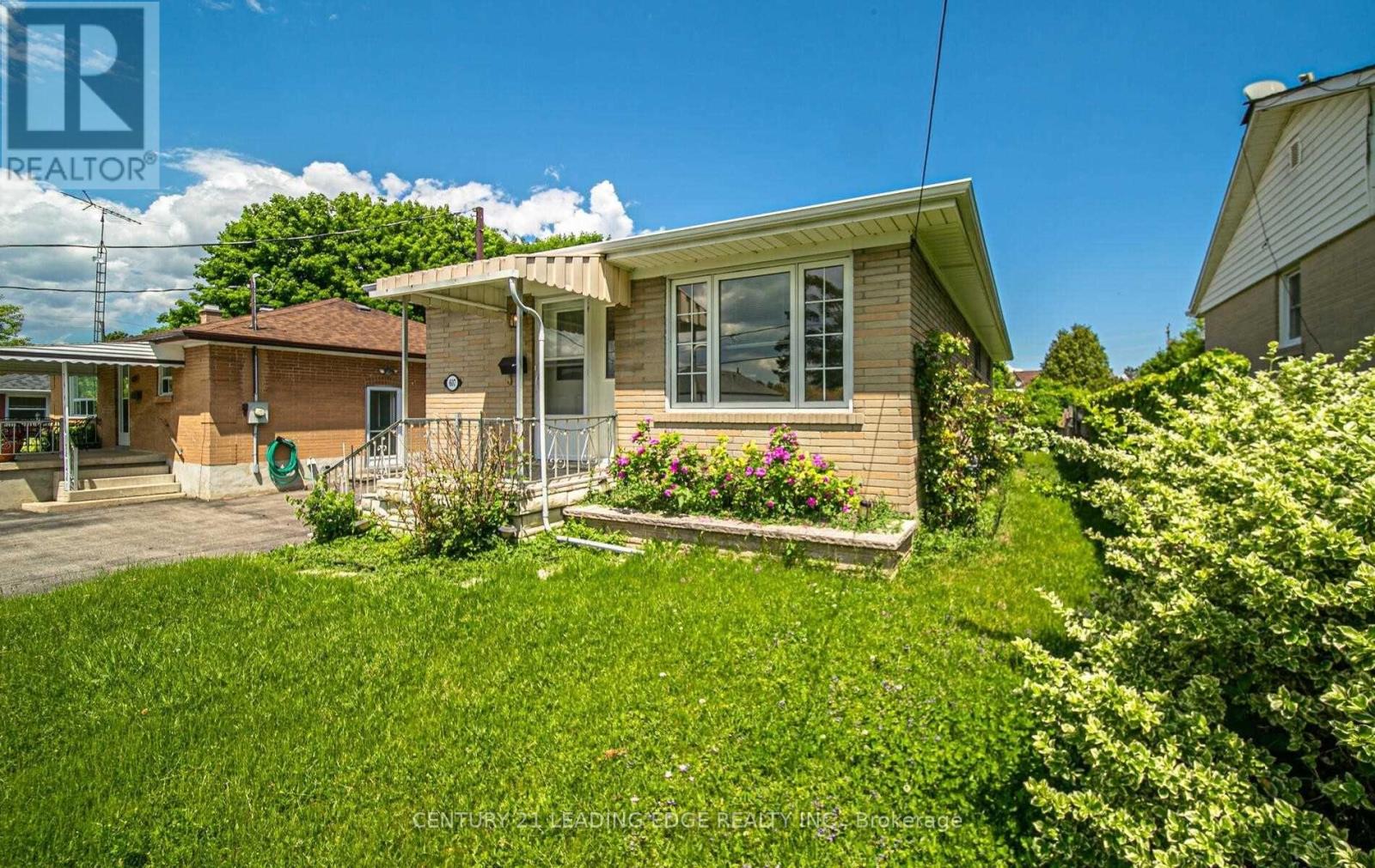 Main - 607 Kent Street, Whitby, Ontario  L1N 4Y8 - Photo 2 - E13096034