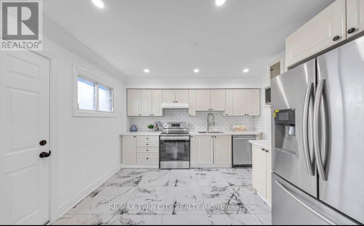 962 Midland Avenue, Toronto, Ontario  M1K 4G3 - Photo 3 - E13096064