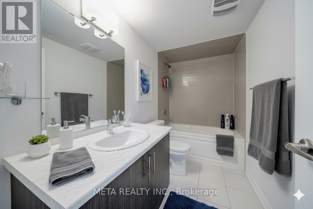 1073 Lockie Drive, Oshawa, Ontario  L1L 0R9 - Photo 18 - E13035326