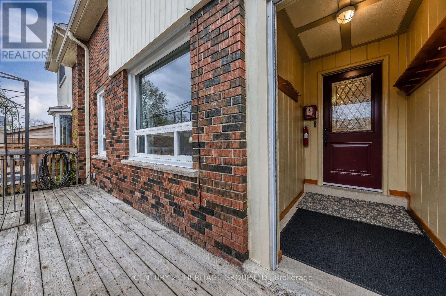331 Maplegrove Avenue, Bradford West Gwillimbury (Bradford), Ontario  L3Z 1V8 - Photo 2 - N13095640