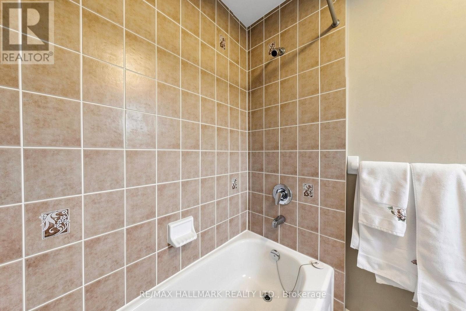 72 Walkview Crescent, Richmond Hill, Ontario  L4E 4H6 - Photo 15 - N13095902