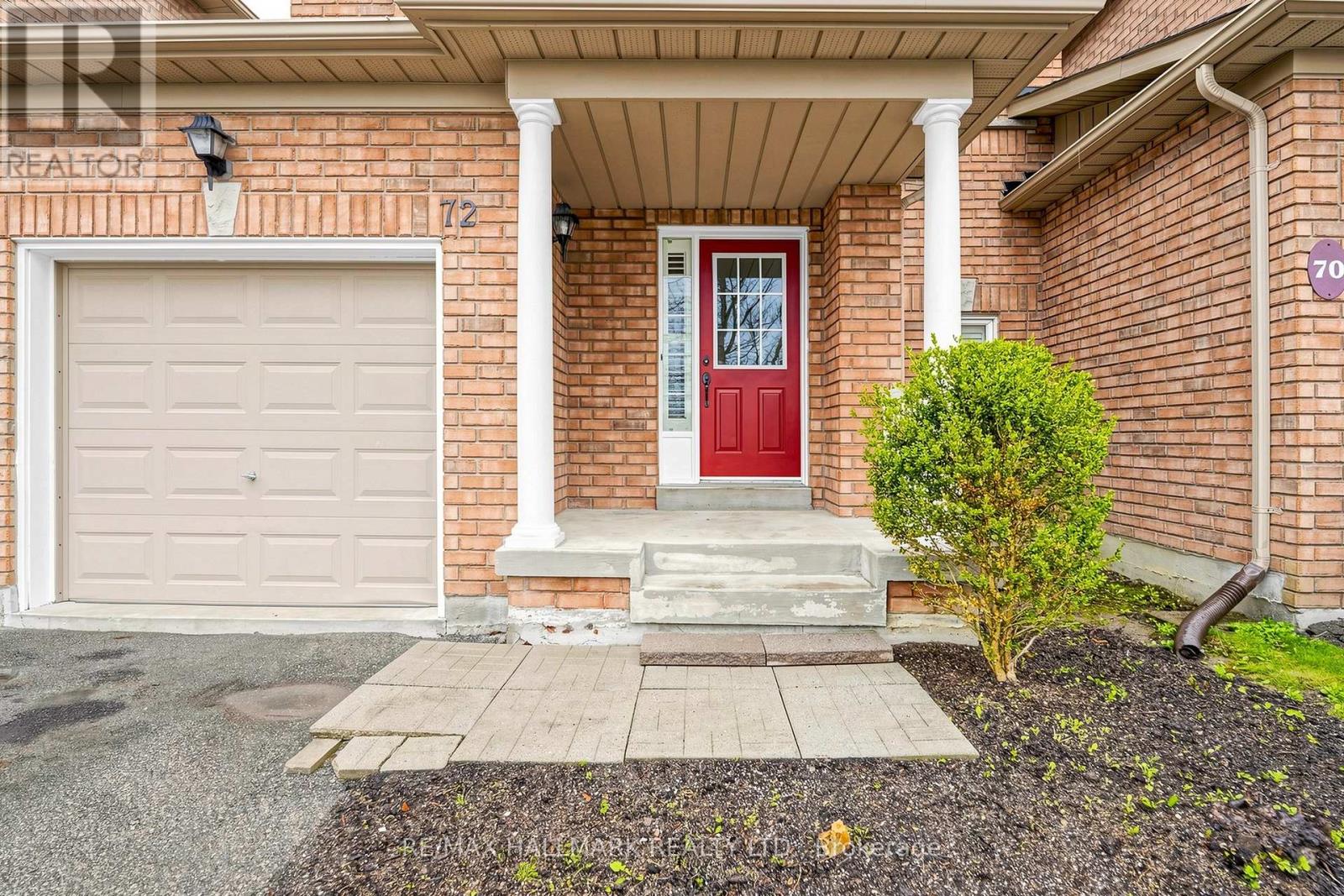 72 Walkview Crescent, Richmond Hill, Ontario  L4E 4H6 - Photo 2 - N13095902