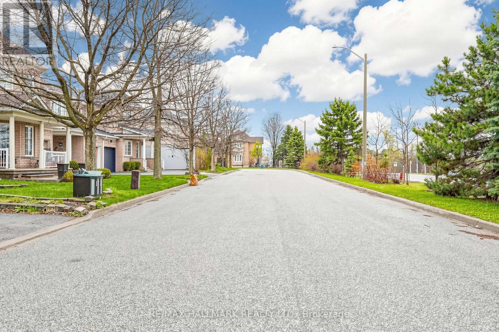 72 Walkview Crescent, Richmond Hill, Ontario  L4E 4H6 - Photo 24 - N13095902