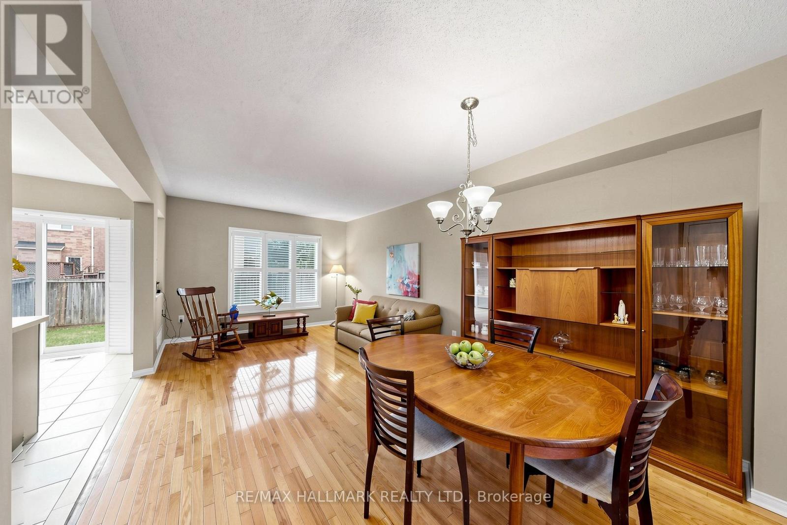 72 Walkview Crescent, Richmond Hill, Ontario  L4E 4H6 - Photo 7 - N13095902