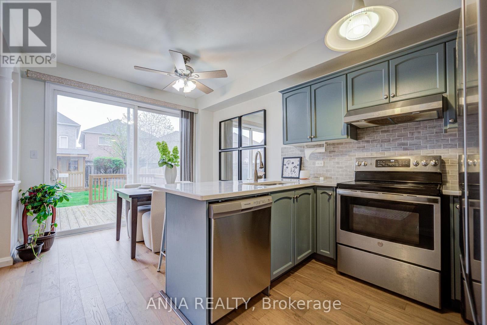 51 Oxfordshire Street, Markham, Ontario  L6C 2Z8 - Photo 16 - N13095984