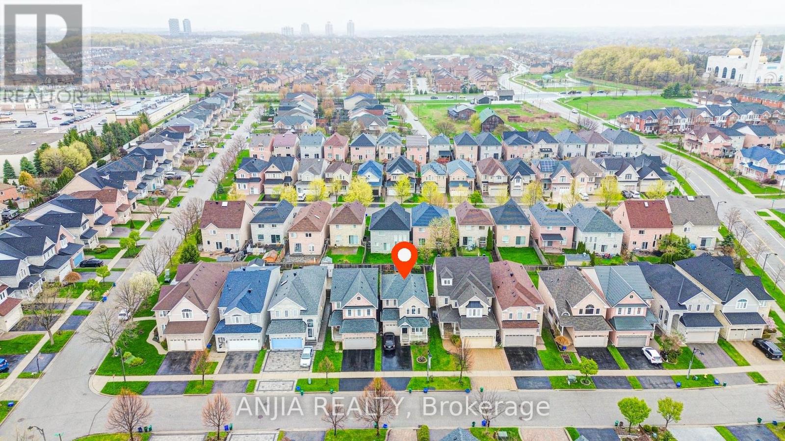 51 Oxfordshire Street, Markham, Ontario  L6C 2Z8 - Photo 2 - N13095984