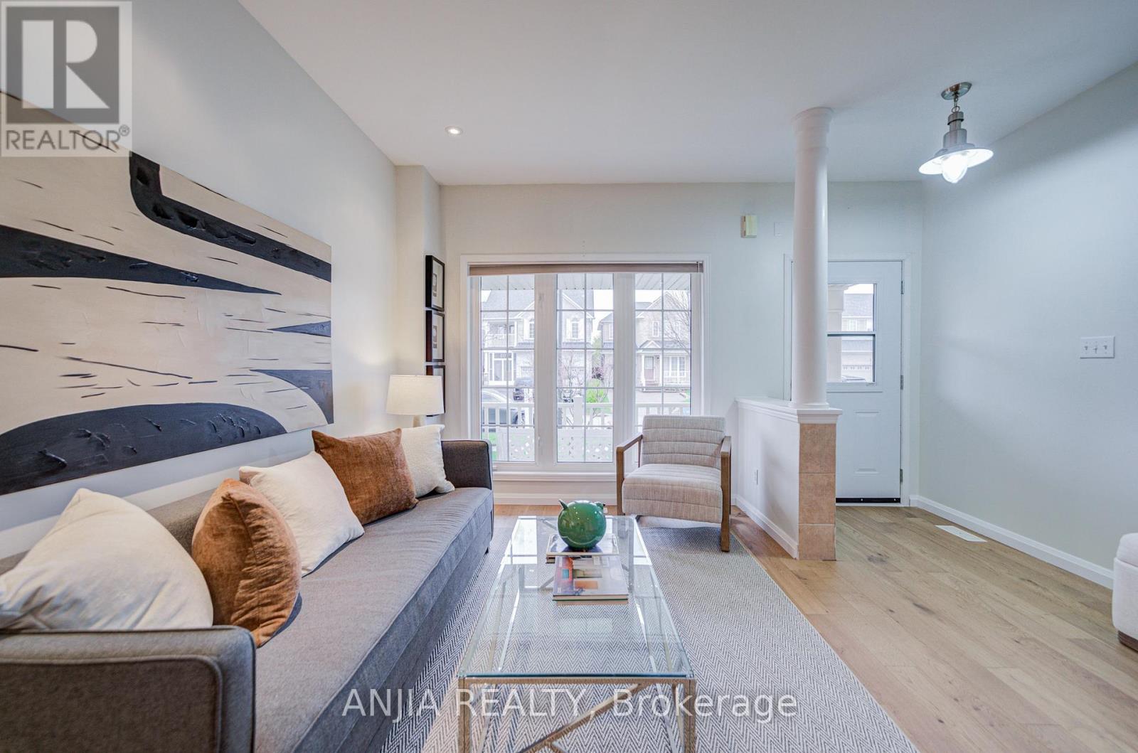 51 Oxfordshire Street, Markham, Ontario  L6C 2Z8 - Photo 8 - N13095984