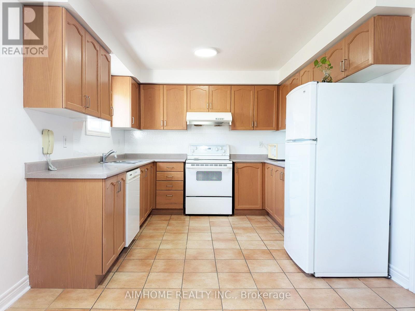 74 Sunway Square, Markham, Ontario  L3P 7X5 - Photo 13 - N13096002