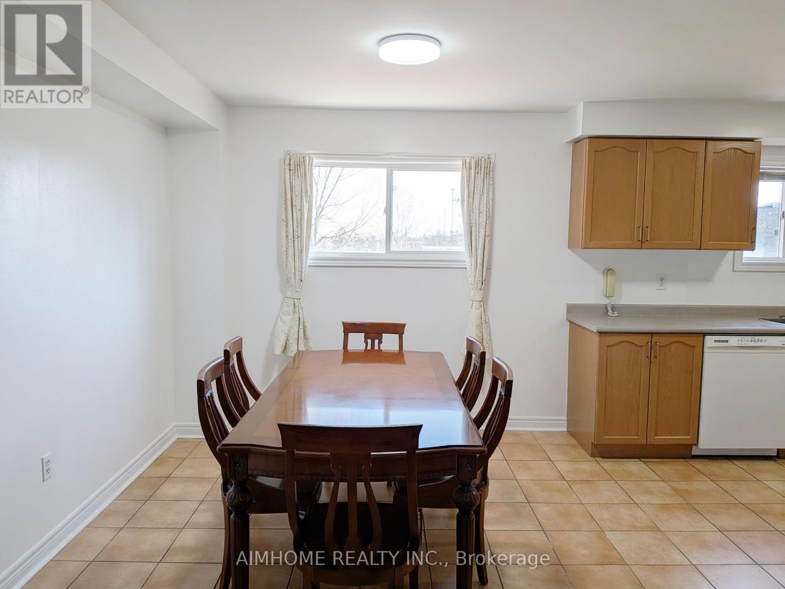 74 Sunway Square, Markham, Ontario  L3P 7X5 - Photo 15 - N13096002
