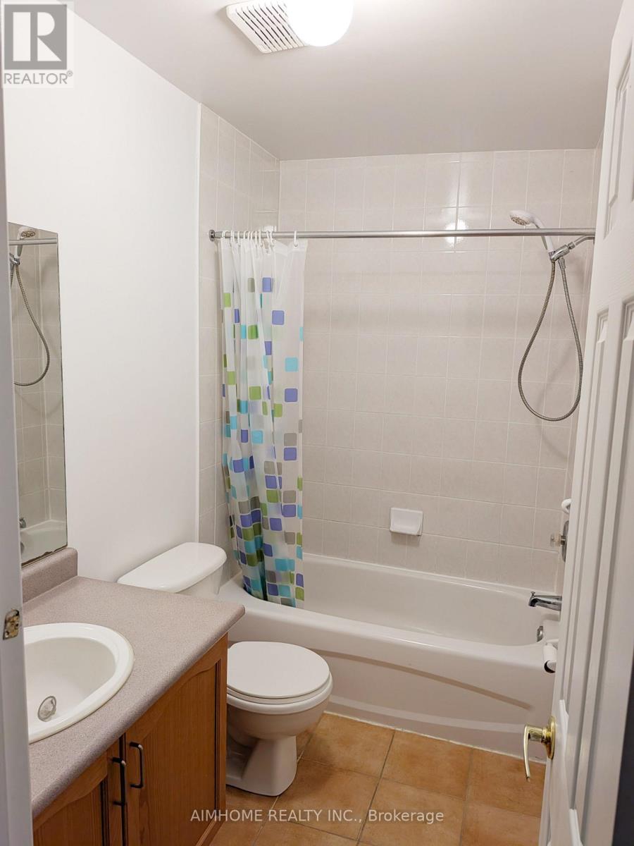 74 Sunway Square, Markham, Ontario  L3P 7X5 - Photo 23 - N13096002