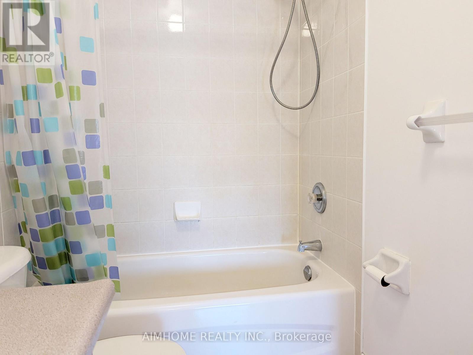 74 Sunway Square, Markham, Ontario  L3P 7X5 - Photo 24 - N13096002