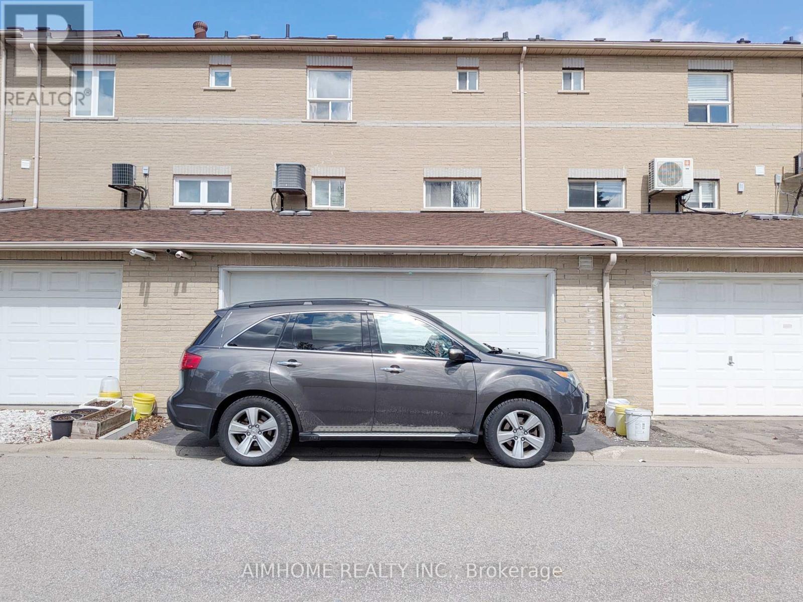 74 Sunway Square, Markham, Ontario  L3P 7X5 - Photo 3 - N13096002