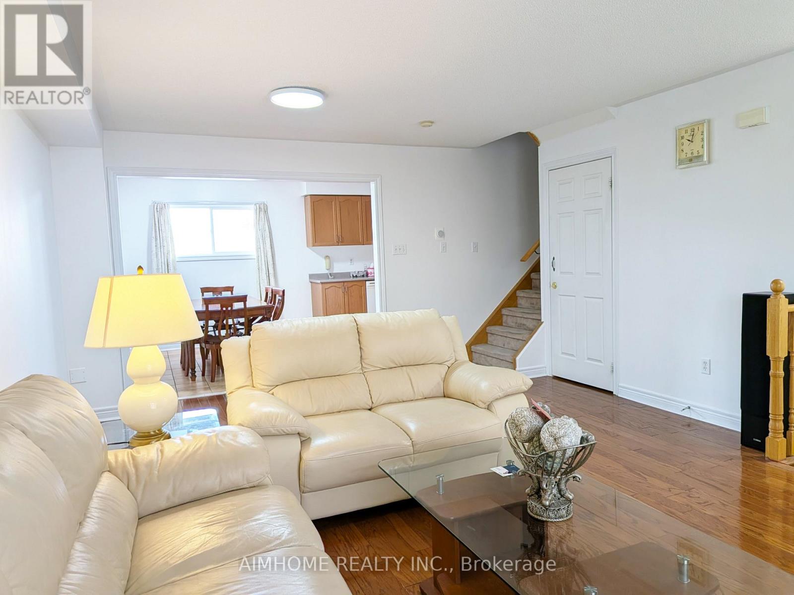 74 Sunway Square, Markham, Ontario  L3P 7X5 - Photo 4 - N13096002