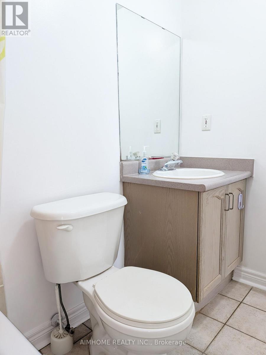 74 Sunway Square, Markham, Ontario  L3P 7X5 - Photo 44 - N13096002