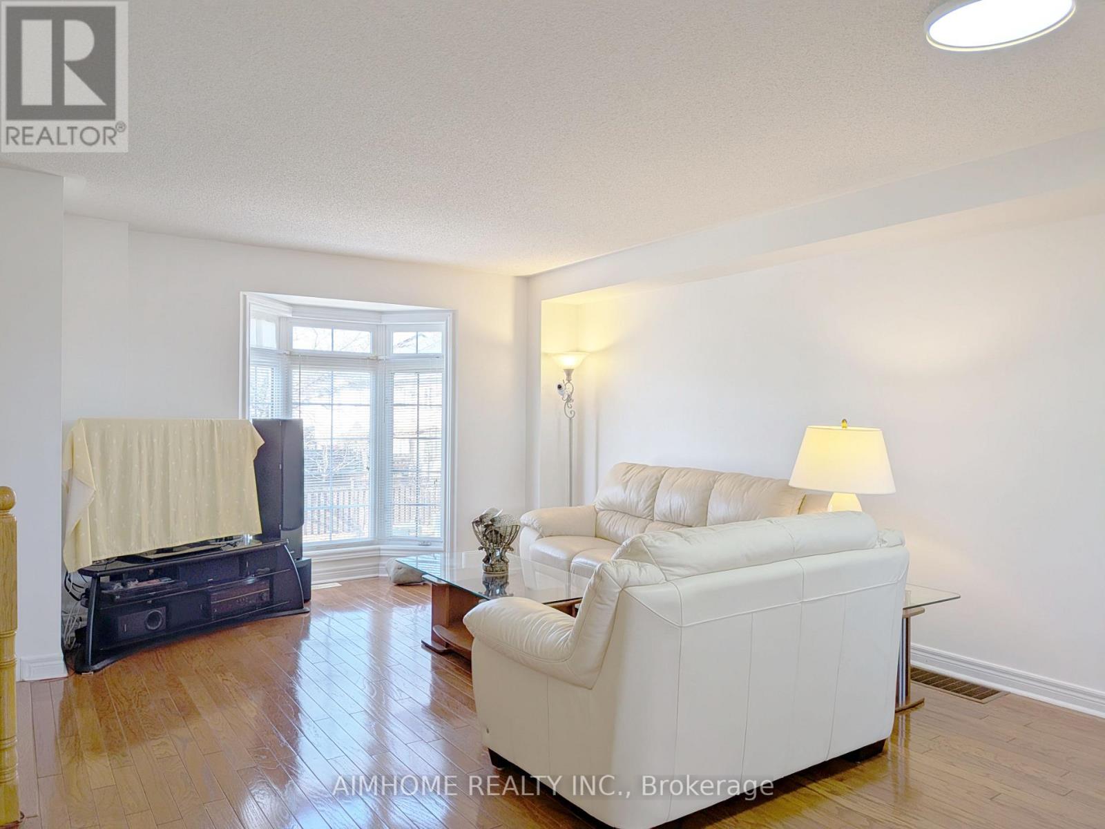 74 Sunway Square, Markham, Ontario  L3P 7X5 - Photo 8 - N13096002