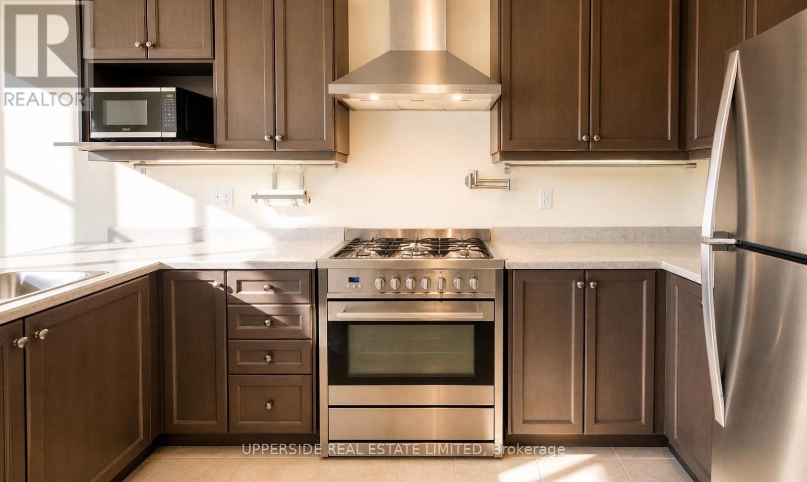 52 Vantage Loop Street, Newmarket, Ontario  L3X 0K8 - Photo 4 - N13096004