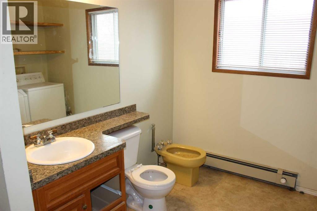 241 Crescent Avenue, Picture Butte, Alberta  T0K 1V0 - Photo 9 - A2299979