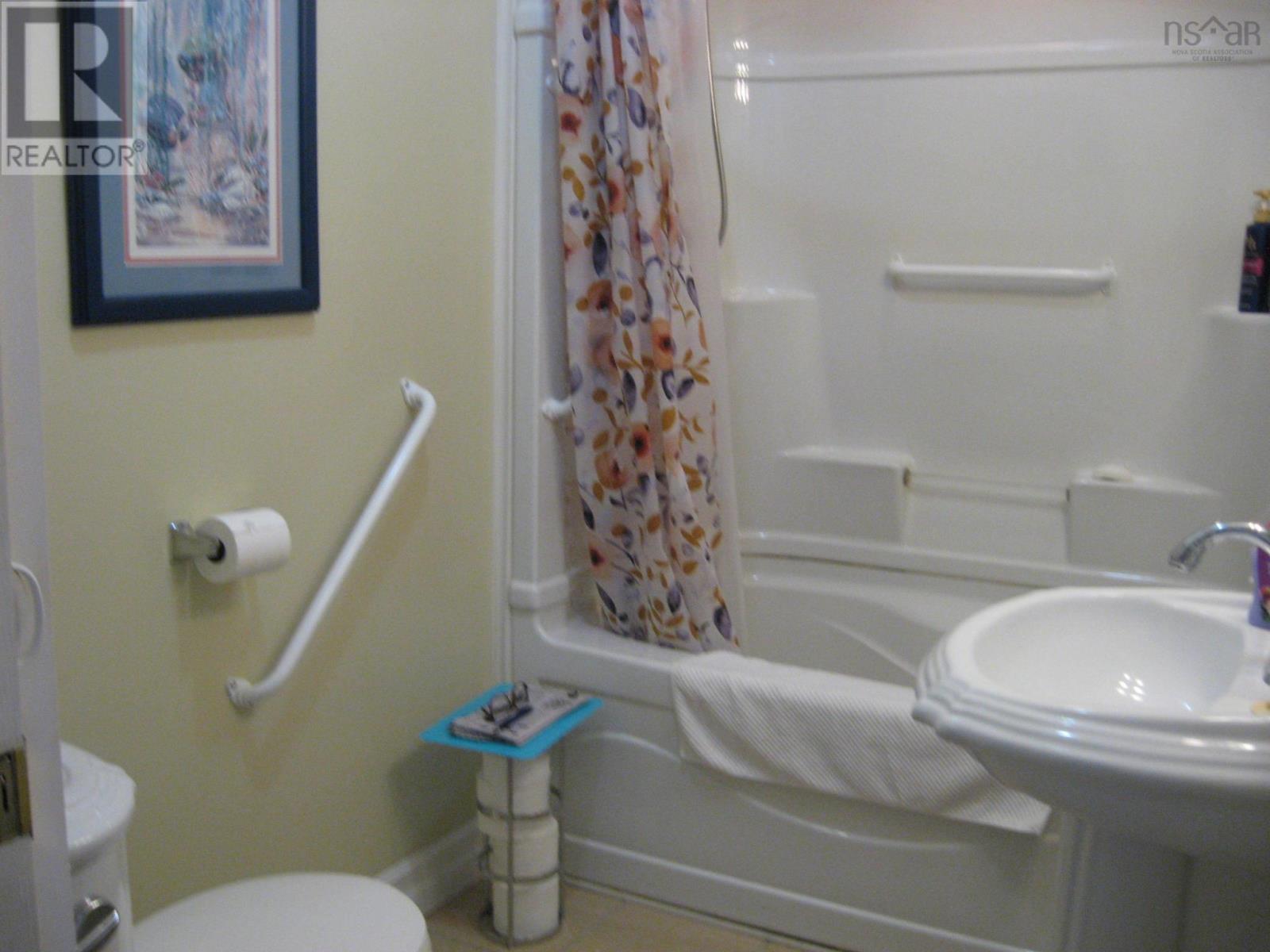 48 Park Street, Liverpool, Nova Scotia  B0T 1K0 - Photo 16 - 202605036