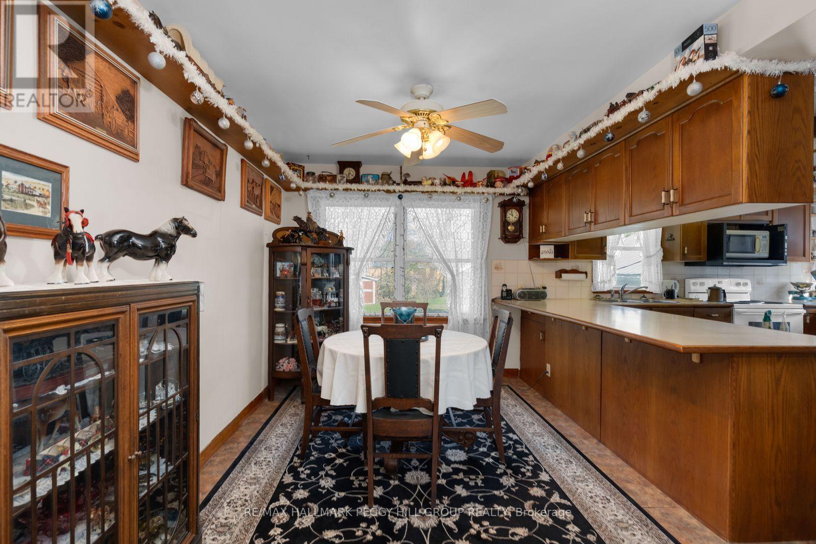 104 Henry Street, Barrie (Queen's Park), Ontario  L4N 1C8 - Photo 3 - S13096072