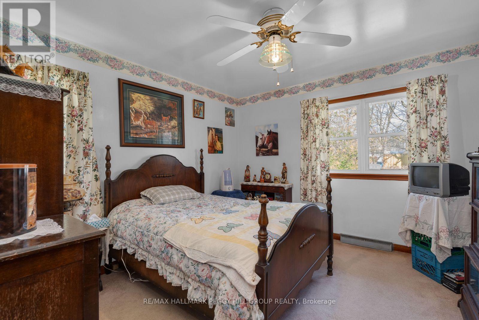 104 Henry Street, Barrie (Queen's Park), Ontario  L4N 1C8 - Photo 6 - S13096072