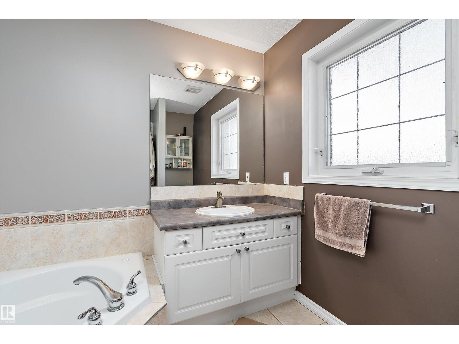 7 Huntington Ba, Spruce Grove, Alberta  T7X 4K7 - Photo 31 - E4486204