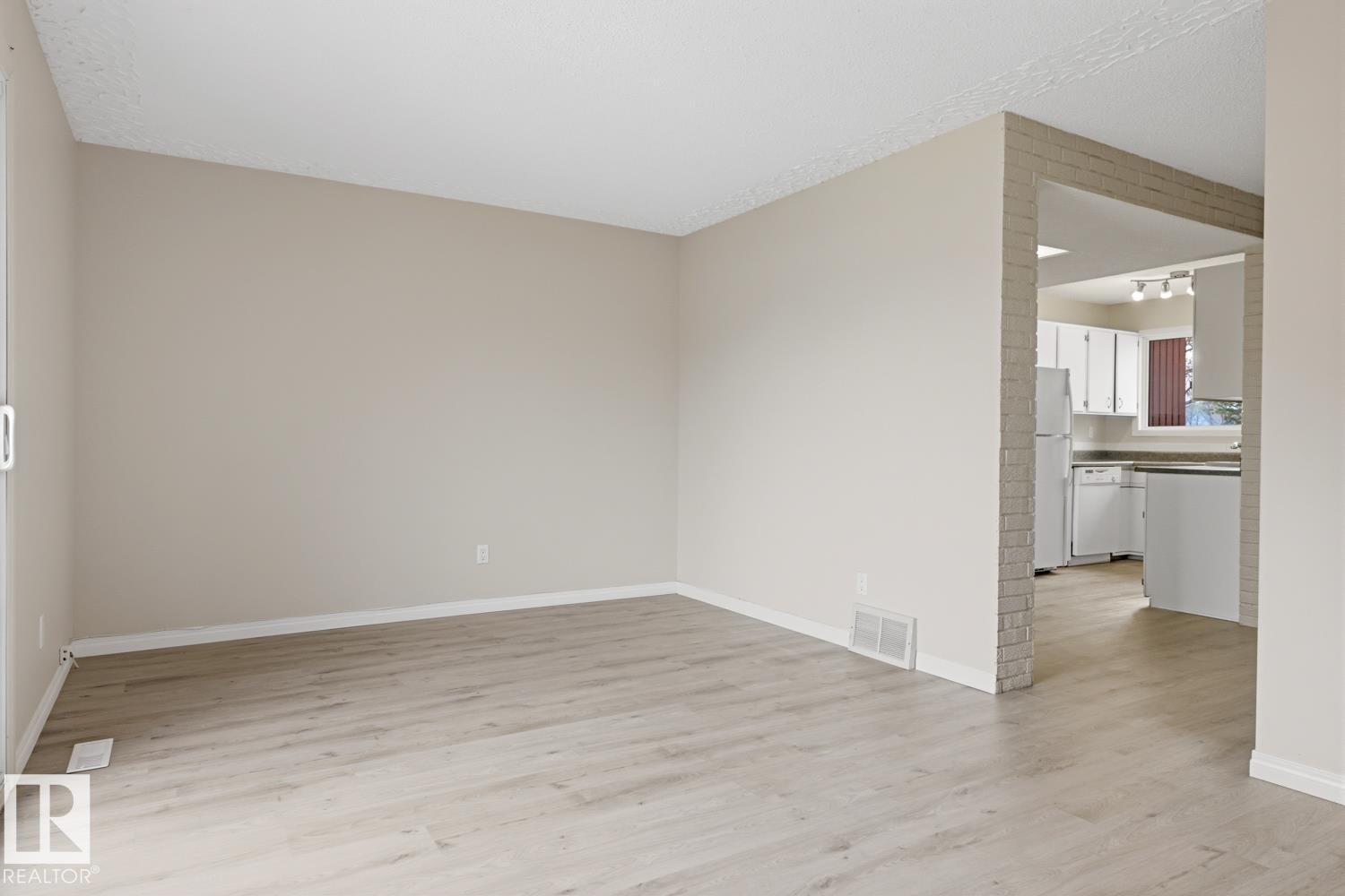 10640 Beaumaris Rd Nw, Edmonton, Alberta  T5X 3N4 - Photo 10 - E4486202