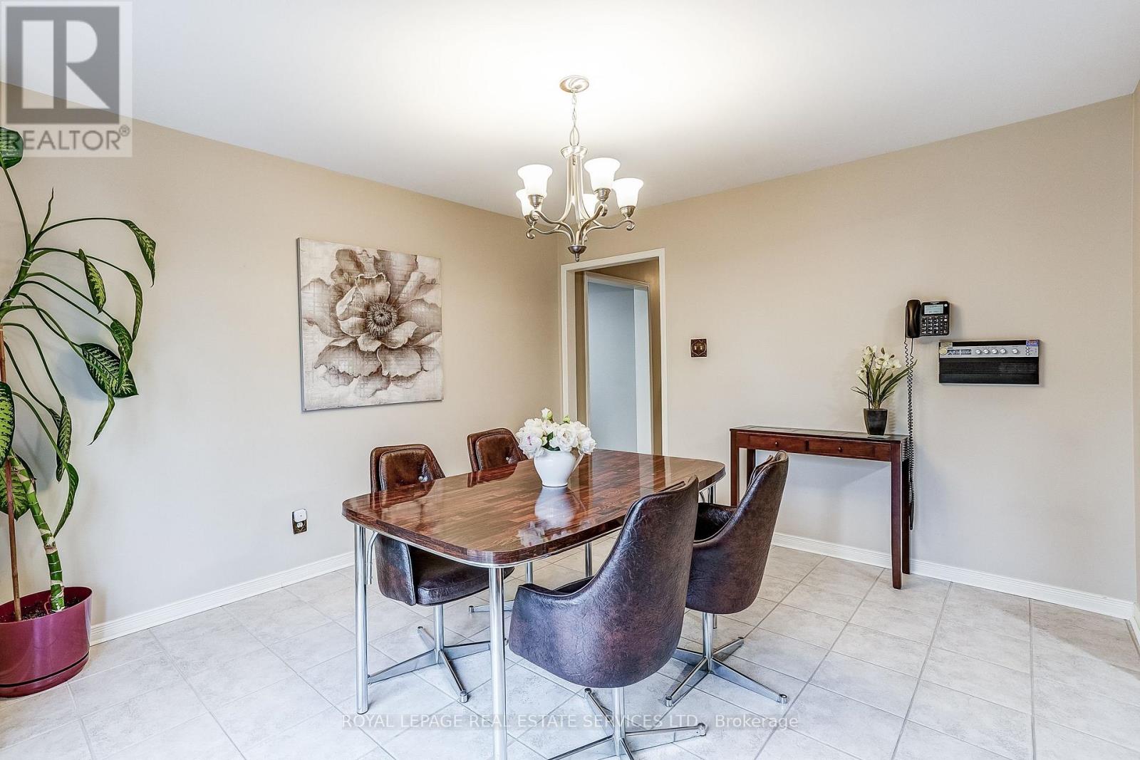 4217 Schneider Court, Mississauga, Ontario  L5B 3N8 - Photo 14 - W13095660