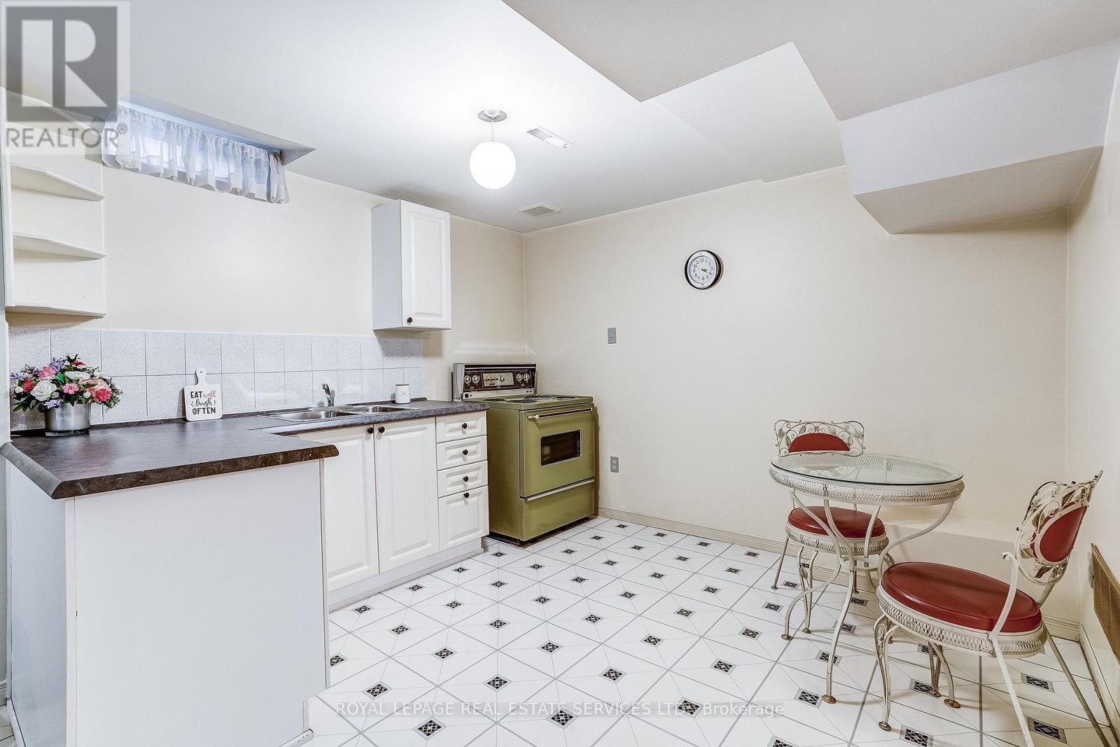 4217 Schneider Court, Mississauga, Ontario  L5B 3N8 - Photo 32 - W13095660