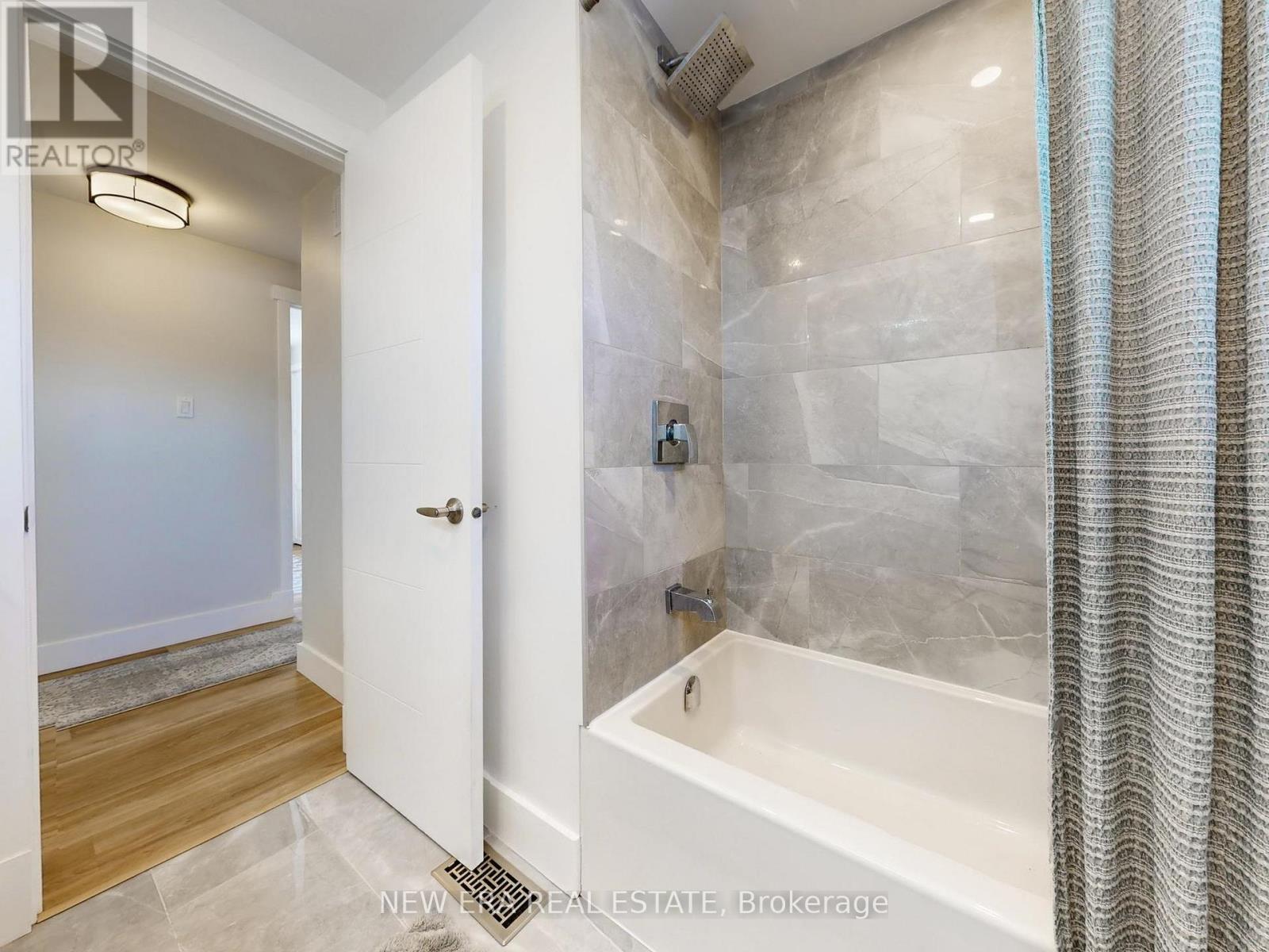 2611 Truscott Drive, Mississauga, Ontario  L5J 2B6 - Photo 12 - W13095714