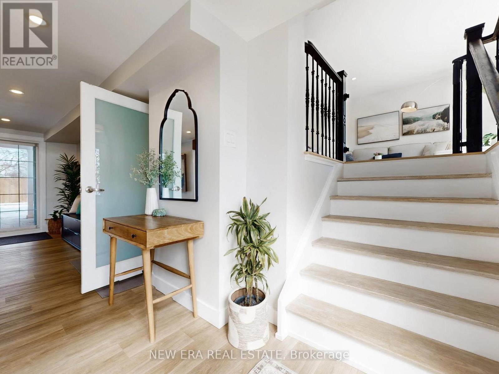 2611 Truscott Drive, Mississauga, Ontario  L5J 2B6 - Photo 17 - W13095714