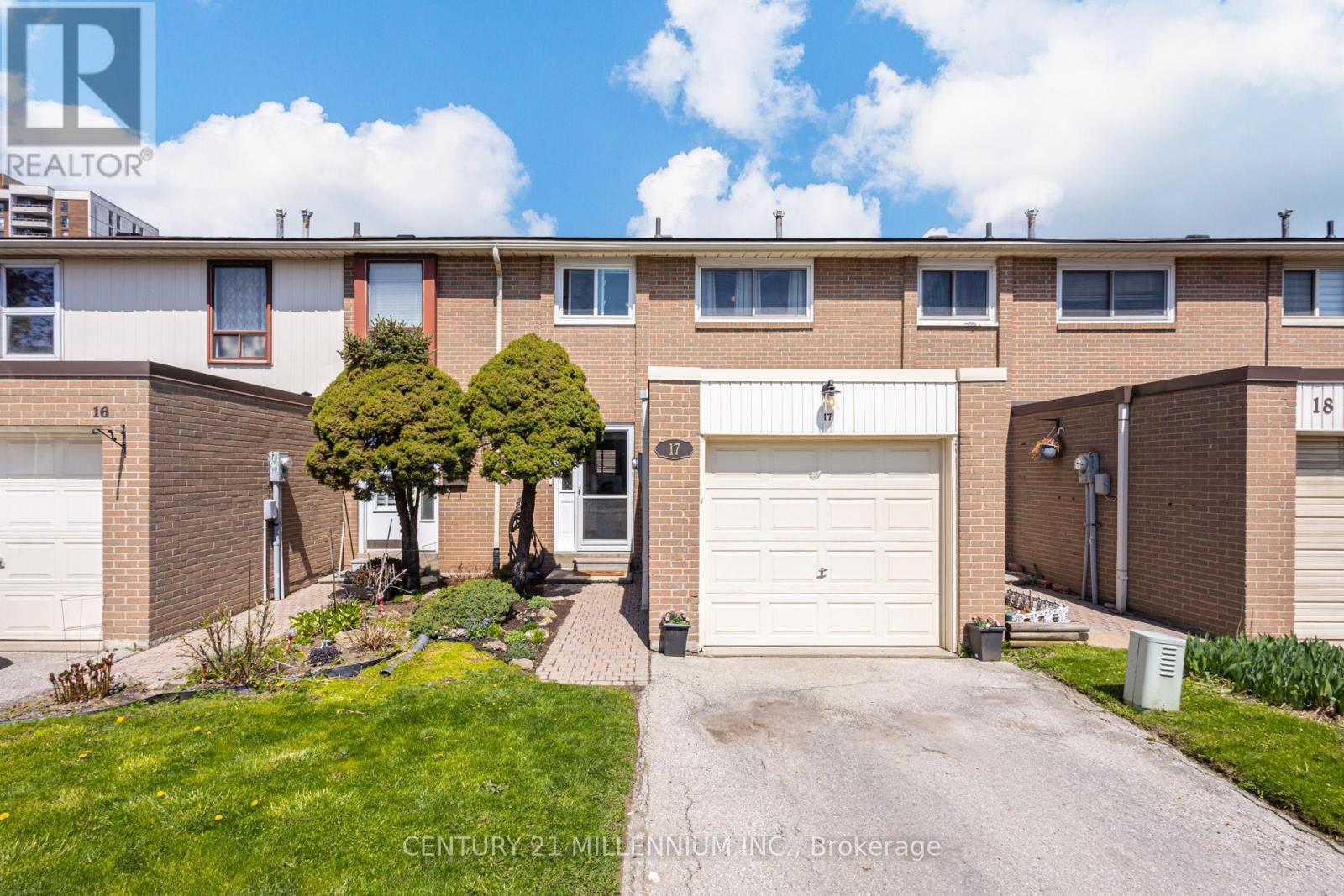 17 - 17 CRAIGLEIGH CRESCENT, Brampton, Ontario