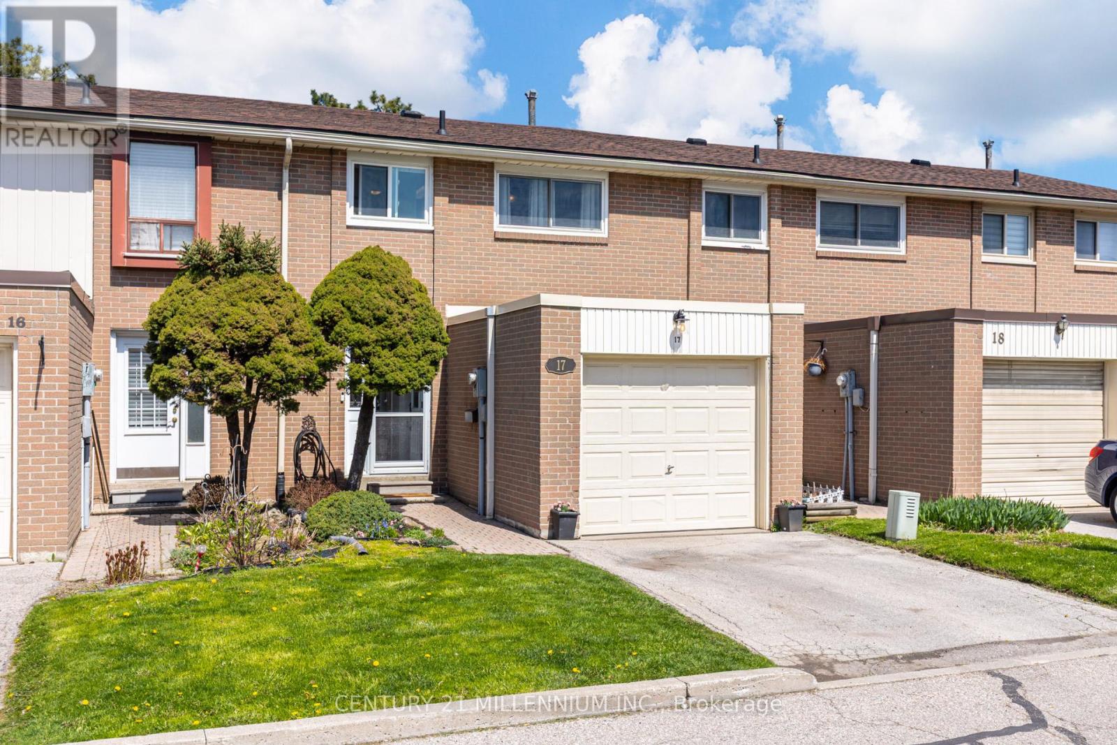 17 - 17 Craigleigh Crescent, Brampton, Ontario  L6T 2E3 - Photo 2 - W13095724