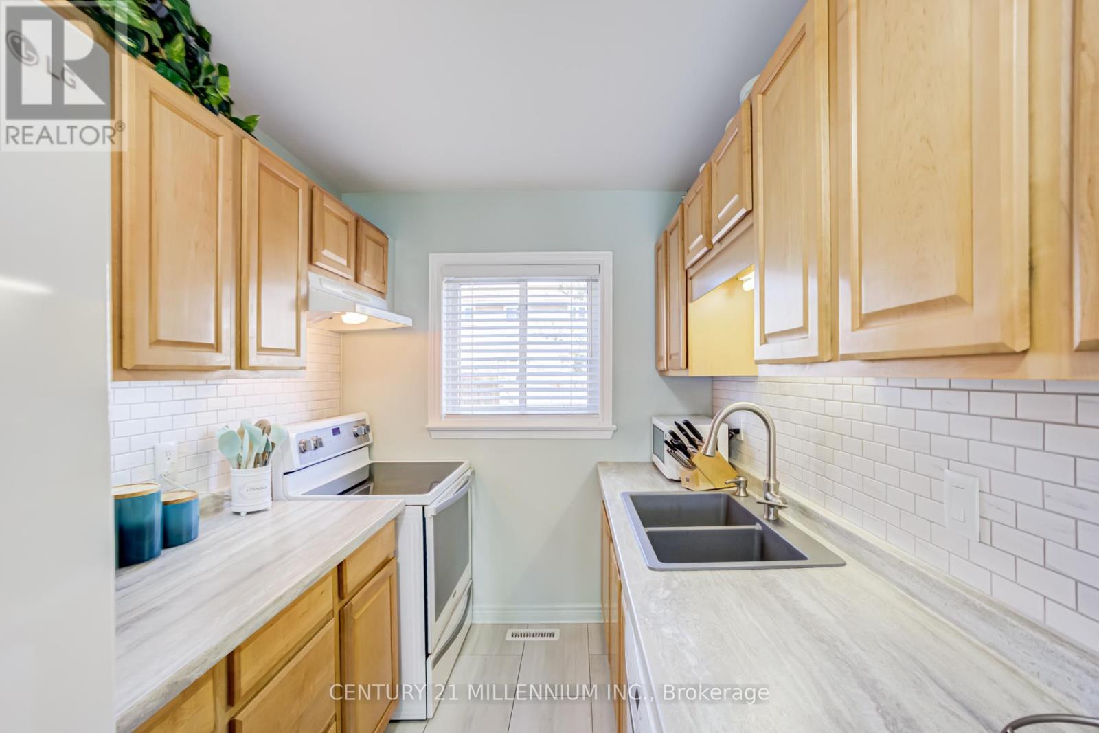 17 - 17 Craigleigh Crescent, Brampton, Ontario  L6T 2E3 - Photo 9 - W13095724