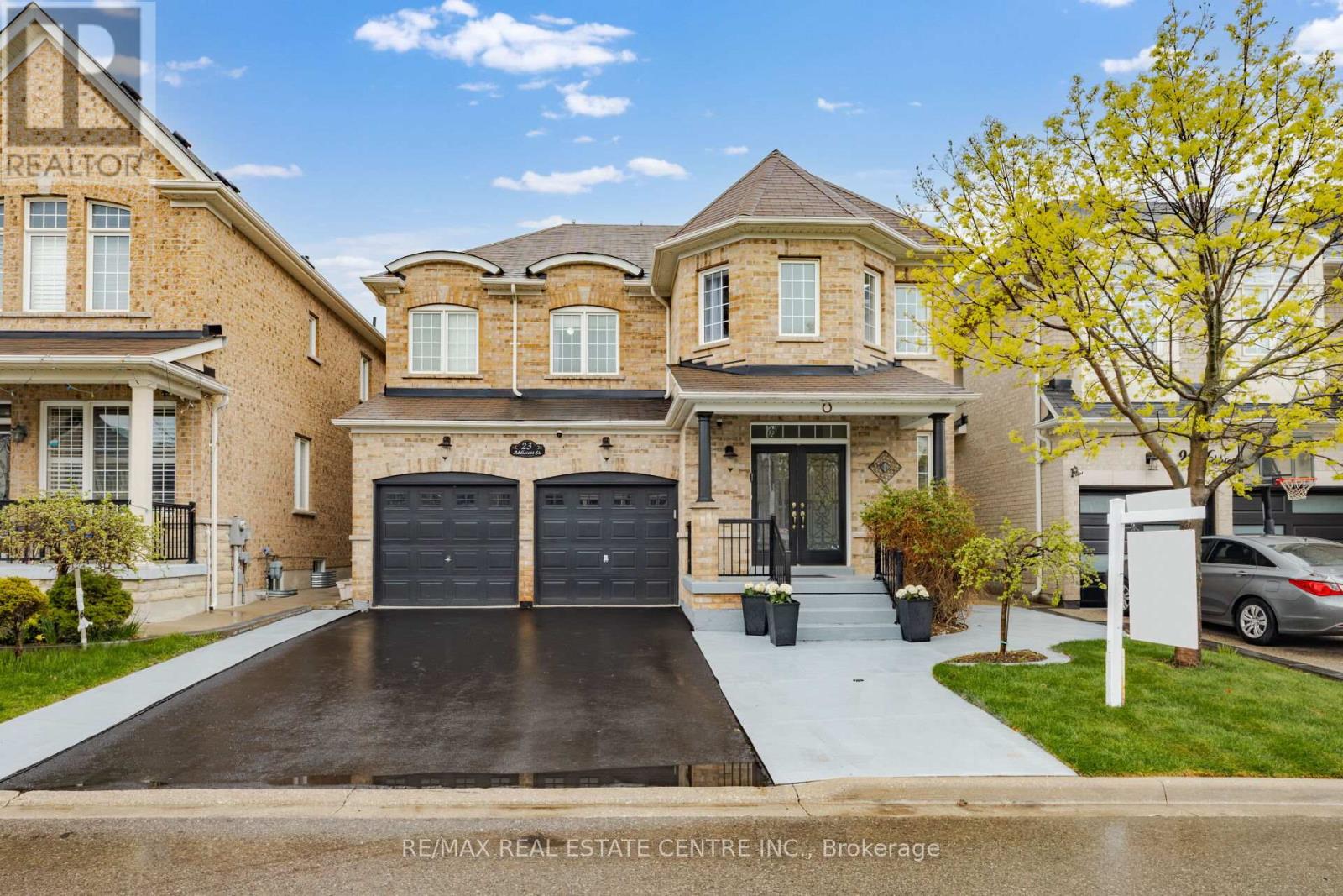 23 Addiscott Street, Brampton, Ontario  L6R 0Y2 - Photo 2 - W13095750