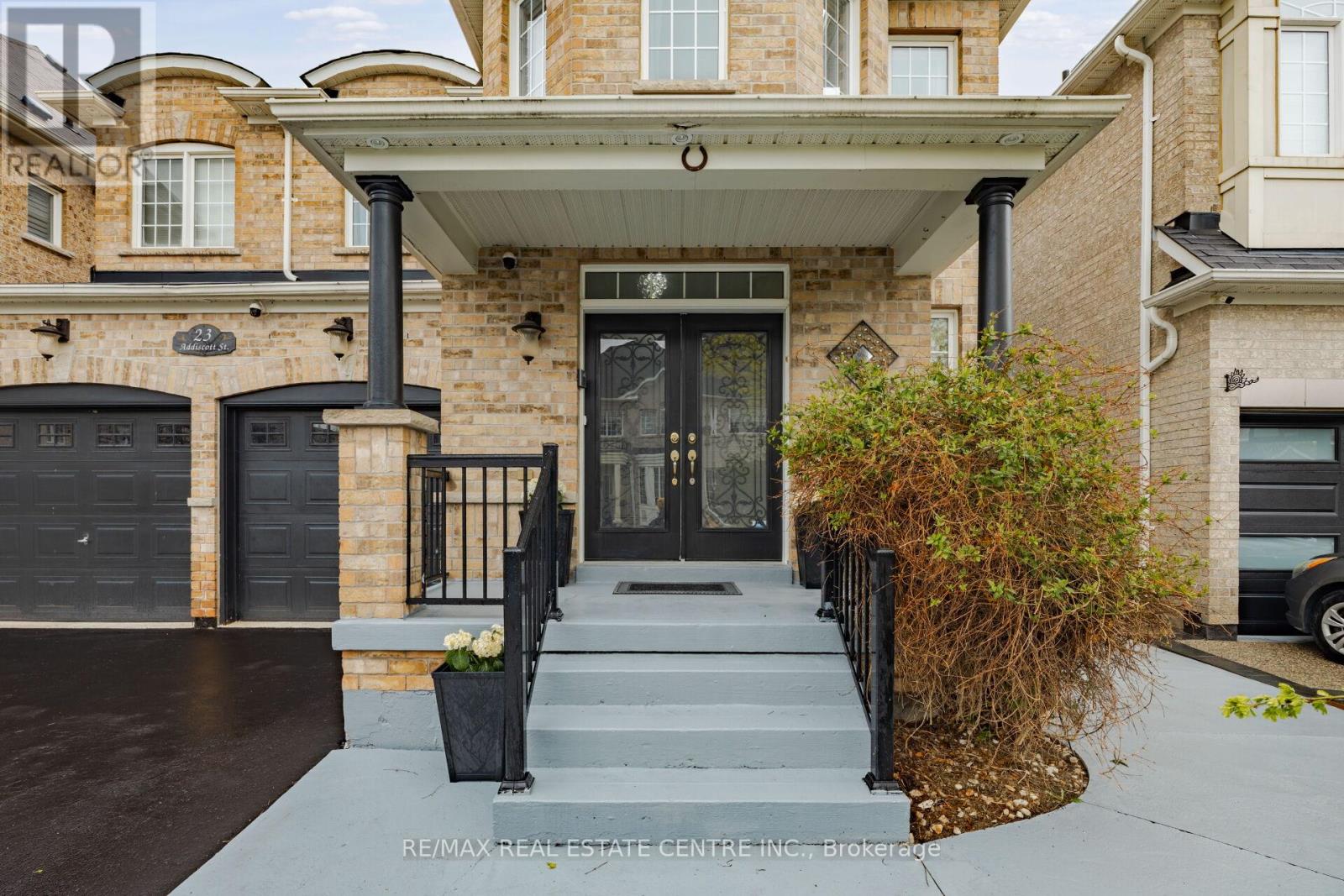 23 Addiscott Street, Brampton, Ontario  L6R 0Y2 - Photo 5 - W13095750