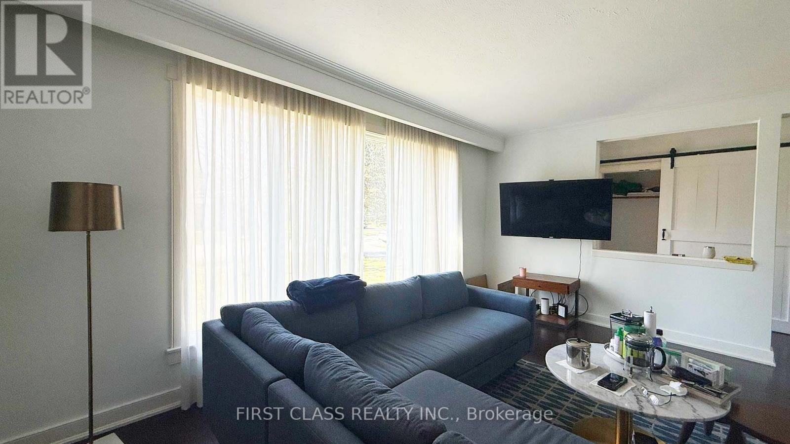 1379 Willowdown Road, Oakville, Ontario  L6L 1X2 - Photo 4 - W13095910
