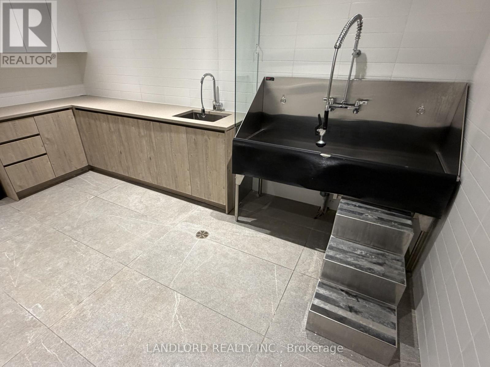 1210 - 3100 Keele Street, Toronto, Ontario  M3M 0E1 - Photo 27 - W13095918