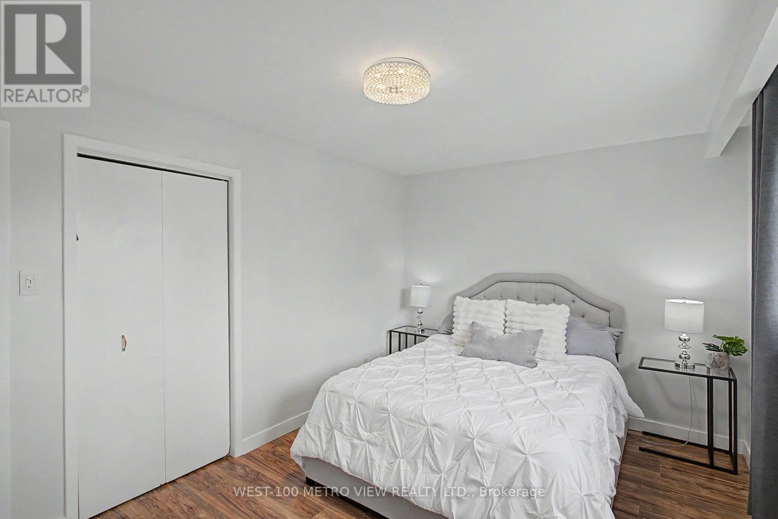 2144 Sandringham Drive, Burlington, Ontario  L7P 1T9 - Photo 12 - W13095920